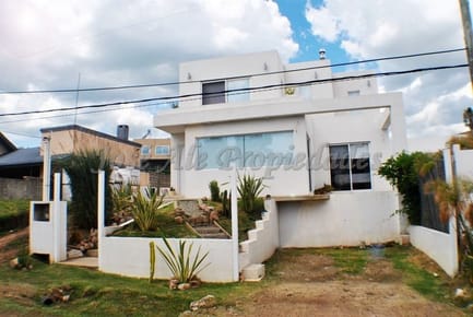En Venta Casa De 4 Dormitorios Colonia Del Sacramento