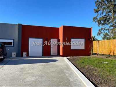 EN VENTA CASA DE 2 DORMITORIOS COLONIA