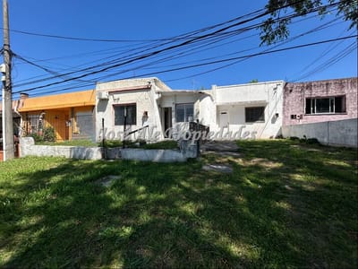 EN VENTA 2 CASAS DE 2 DORMITORIOS, COLONIA