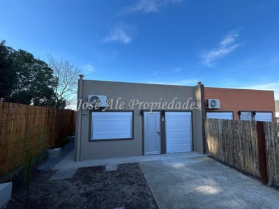 EN VENTA CASA DE 2 DORMITORIOS CON RENTA, COLONIA