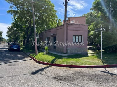 EN VENTA CASA CON 2 APARTAMENTOS INDEPENDIENTES, UBICADA A 1 CUADRA DEL SHOPPIN DE COLONIA. PROXIMA A 2 AVENIDAS Y AL CENTRO DE LA CIUDAD.