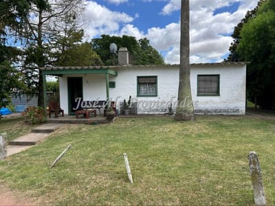 EN VENTA VIVIENDA DE 3 DORMITORIOS, UBICADA EN LA ESTANZUELA COLONIA.