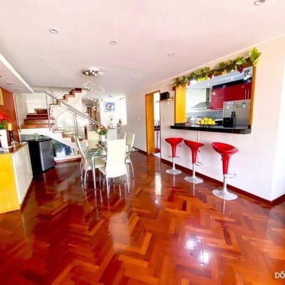 VENTA DE TRIPLEX EN SURCO - VELASCO ASTETE