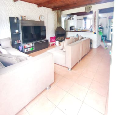 Casa en Alquiler en El Pinar de 2 Dormitorios con jardin y parrillero