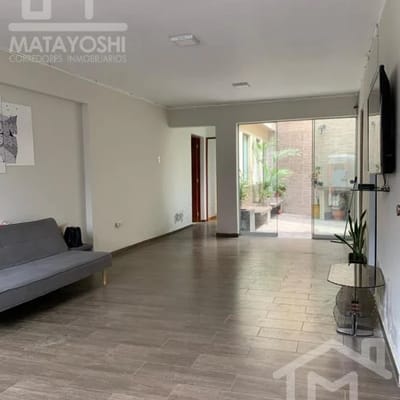 VENDO CASA EN SAN JUAN DE LURIGANCHO A  minutos de Makro de Av Gran Pajaten