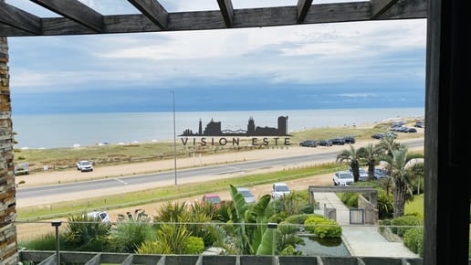 Venta y alquiler departamento en Manantiales frente al mar