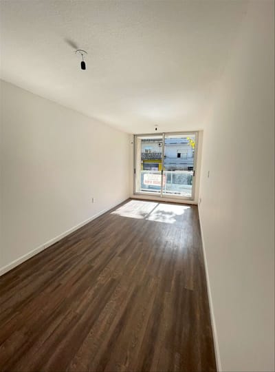 Venta Apartamento, 2 Dormitorios con placares, baño con garaje, Norte, Barrio Sur