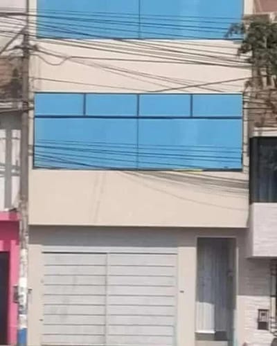 VENDO CASA COMERCIAL DE 3 PISOS EN LA AV. TUPAC AMARU
