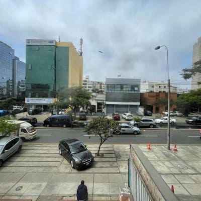 VENDO LOCAL COMERCIAL EN PLENA AV ANGAMOS POR CLINICA DELGADO A PRECIO TERRENO