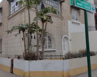 VENDO CASA EN ESQUINA COMO TERRENO EN MAGDALENA