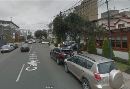 VENDO LOCAL COMERCIAL A PRECIO DE TERRENO EN AV  DE MAYO  MIRAFLORES
