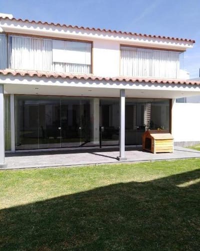 Hermosa residencia Urb La Planicie de Challapampa  AREQUIPA