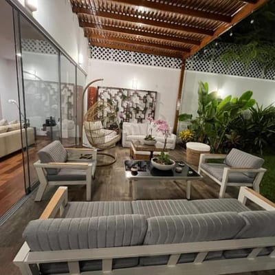 VENDO HERMOSA RESIDENCIA EN ZONA GOLF DE SAN ISIDRO
