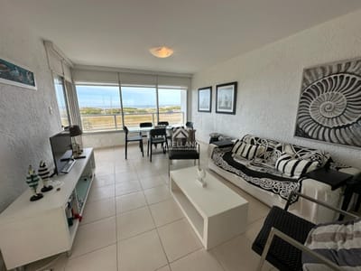 Venta apartamento 2 dormitorios y medio.
