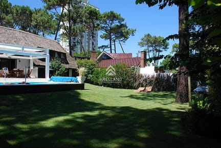 Venta casa 5 dormitorios Lugano