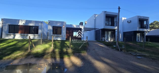 Oportunidad en construccion, casa de 3 dormitorios en Parque Burnett