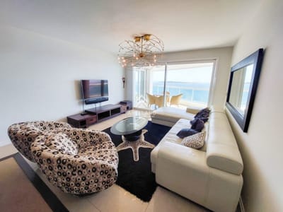 Alquiler de apartamento de 3 dormitorios +dep de servicio en Punta del Este