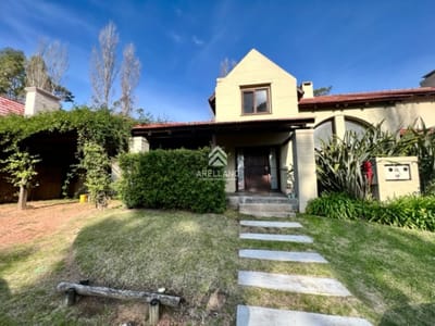 Casa en venta, punta del este, 2 dormitorios, Barrio privado parque pinares