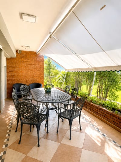 Venta apartamento 4 dormitorios y amplia terraza con parrillero propio