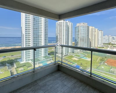 Venta apartamento 3 dormitorios, 4 baños, vista al mar