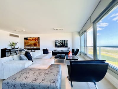 Alquiler temporario de departamento premium de 3 Dormitorios y dependencia de servicio, Playa Brava
