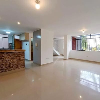 CASA EN VENTA URB SOLILUZ