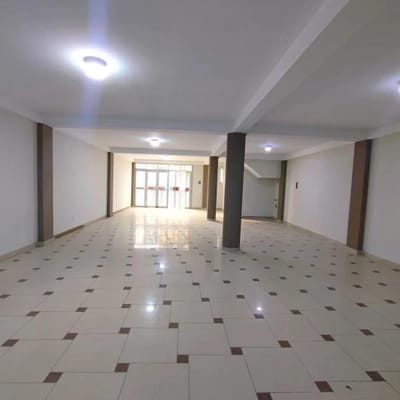 VENTA ER PISO COMERCIAL  M ALT CDRAS AV CARAPONGO LURIGANCHO