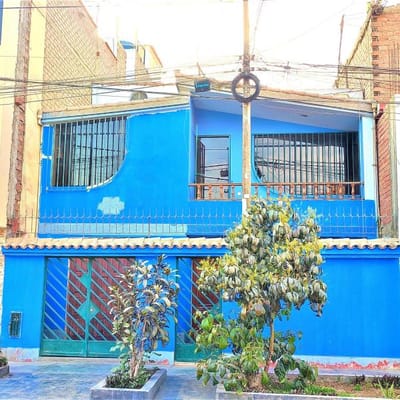 venta CASA  PISOS FTE PARQUE  M ALT PDRO  AV CARLOS IZAGUIRRE