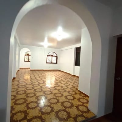 VENTA CASA  PISOS AT M ALT AV EL SANTUARIO URB VILLA MANGOMARCA