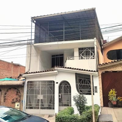 VENTA CASA  PISOS AT M ALT AV EL SANTUARIO URB VILLA MANGOMARCA