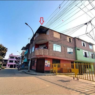 VENTA CASA  PISOS ESQUINA AT  M ALT PDRO  MARISCAL CACERES MOTUPE
