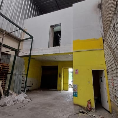 VENTA DE LOCAL COMERCIAL EN COMAS