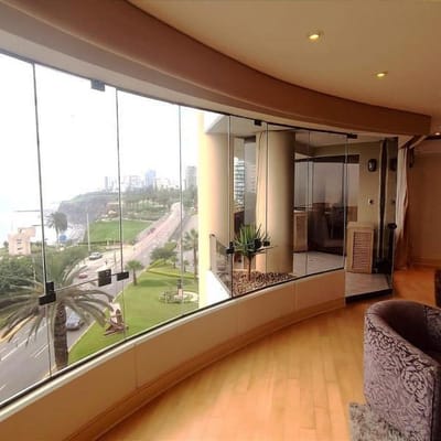 ESTUPENDO DEPARTAMENTO EN PLENO MALECN DE LA RESERVA