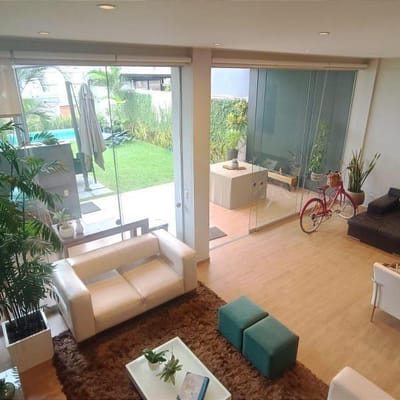 PRECIOSA CASA MODERNA EN CASUARINAS SUR