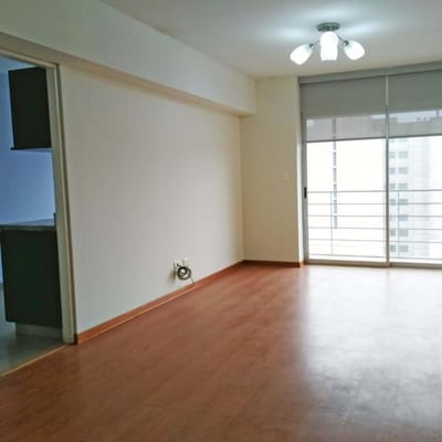 ESTUPENDO DEPARTAMENTO EN ALQUILER, BIEN UBICADO.