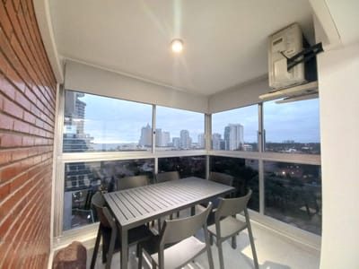Venta Apartamento 2 Dormitorios y Medio en Edificio Long Beach