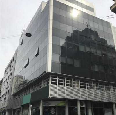 Venta Oportunidad 15 oficinas y 5 garages en Ciudad Vieja