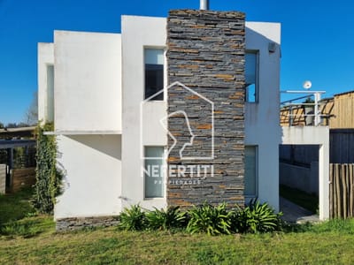 Casa en Altos de Punta Piedras 3 dormitorios