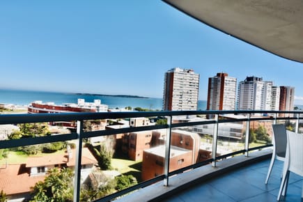 Apartamento 3 Dormitorios + Servicio en Torre Sunrise