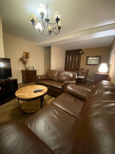 VENTA DE CASA EN MALVIN, 3 DORMITORIOS, BARBACOA, GARAGE