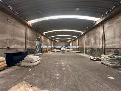 Venta y alquiler local industrial Sayago, galpón depósito con oficinas y acceso de camiones