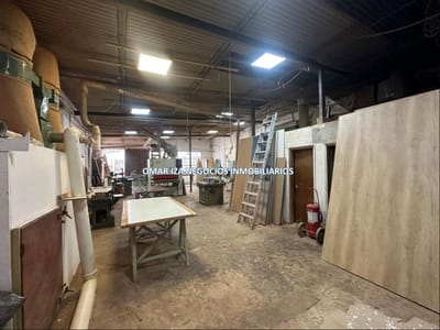 Venta local industrial o depósito en Malvin Norte, llave carpintería