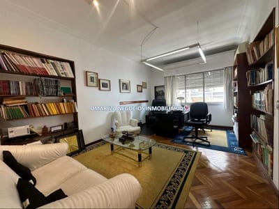 VENTA APARTAMENTO EN EL CENTRO. 4 DORMITRIOS, 1 ESCRITORIO, BALCON,  2 BAÑOS, EXCELENTE UBICACION