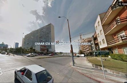 Alquiler casa sobre Rambla en Buceo, ideal empresa o uso comercial