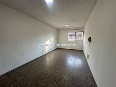 Alquiler apartamento dos dormitorios Centro bajos gc con patio