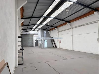 ALQUILER LOCAL COMERCIAL PROX ATAHUALPA, ENTRADA VEHICULAR, GALPON, DEPOSITO, 2 BAÑOS