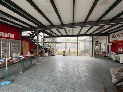 venta y alquiler local comercial sobre av italia. excelente ubicacion, showroom, deposito, oficinas
