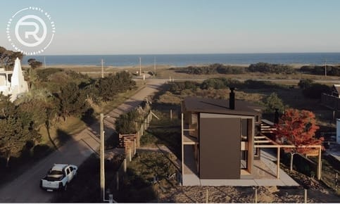 Se vende casa a estrenar con hermosa vista al mar en Balneario Buenos Aires