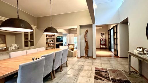 Venta o Alquiler casa 3 dormitorios y Servicio en Jardines de Carrasco