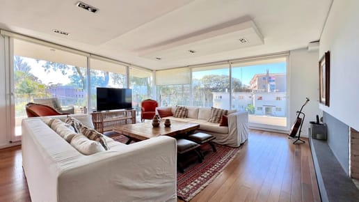 Apartamento en venta en Carrasco Sur próximo Rambla